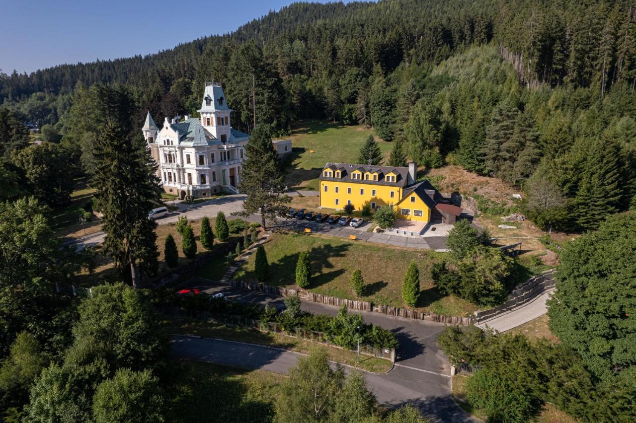 Hotel U Zamecku Cihelny Karlovy Vary Bagian luar foto