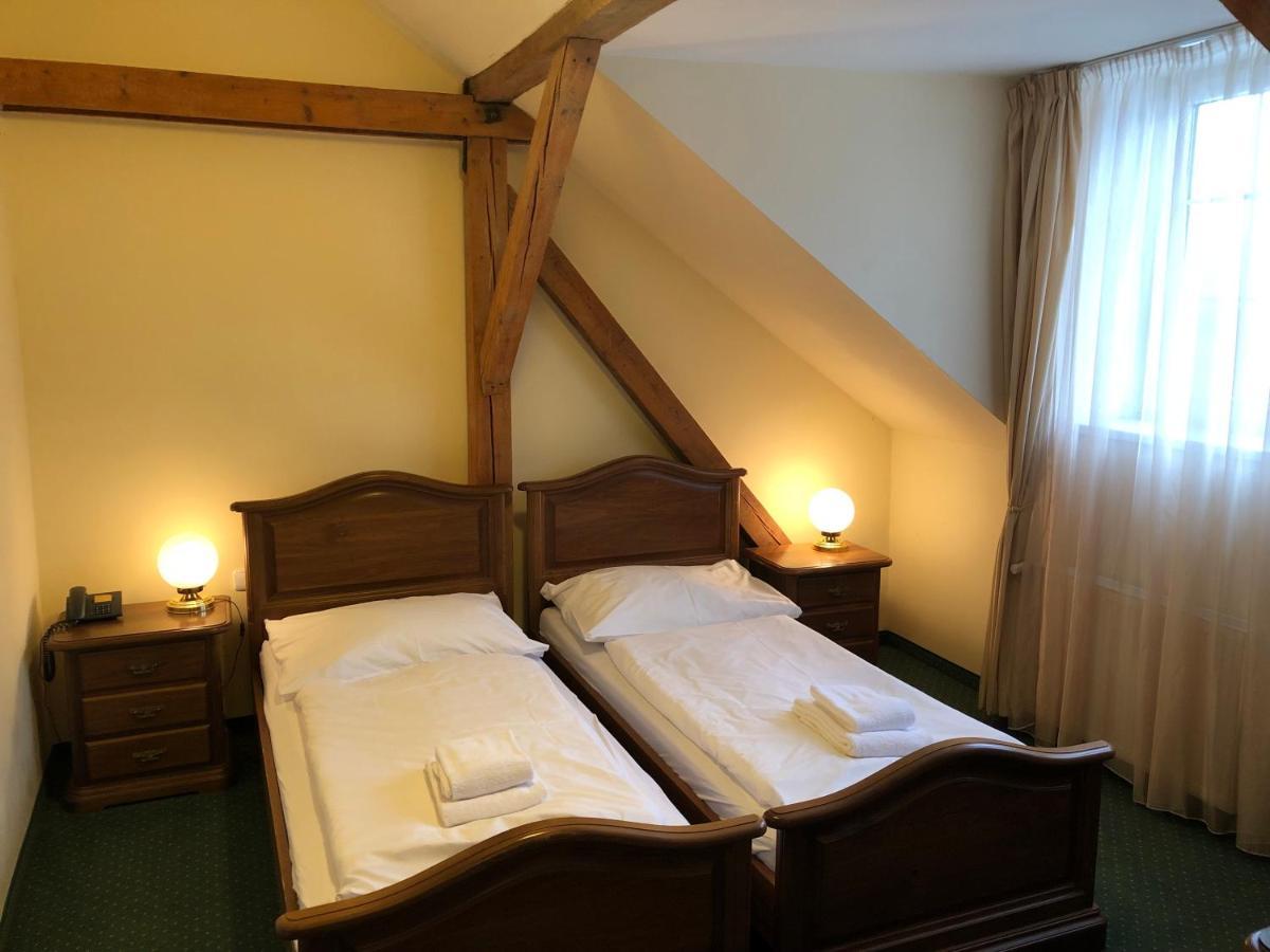 Hotel U Zamecku Cihelny Karlovy Vary Bagian luar foto