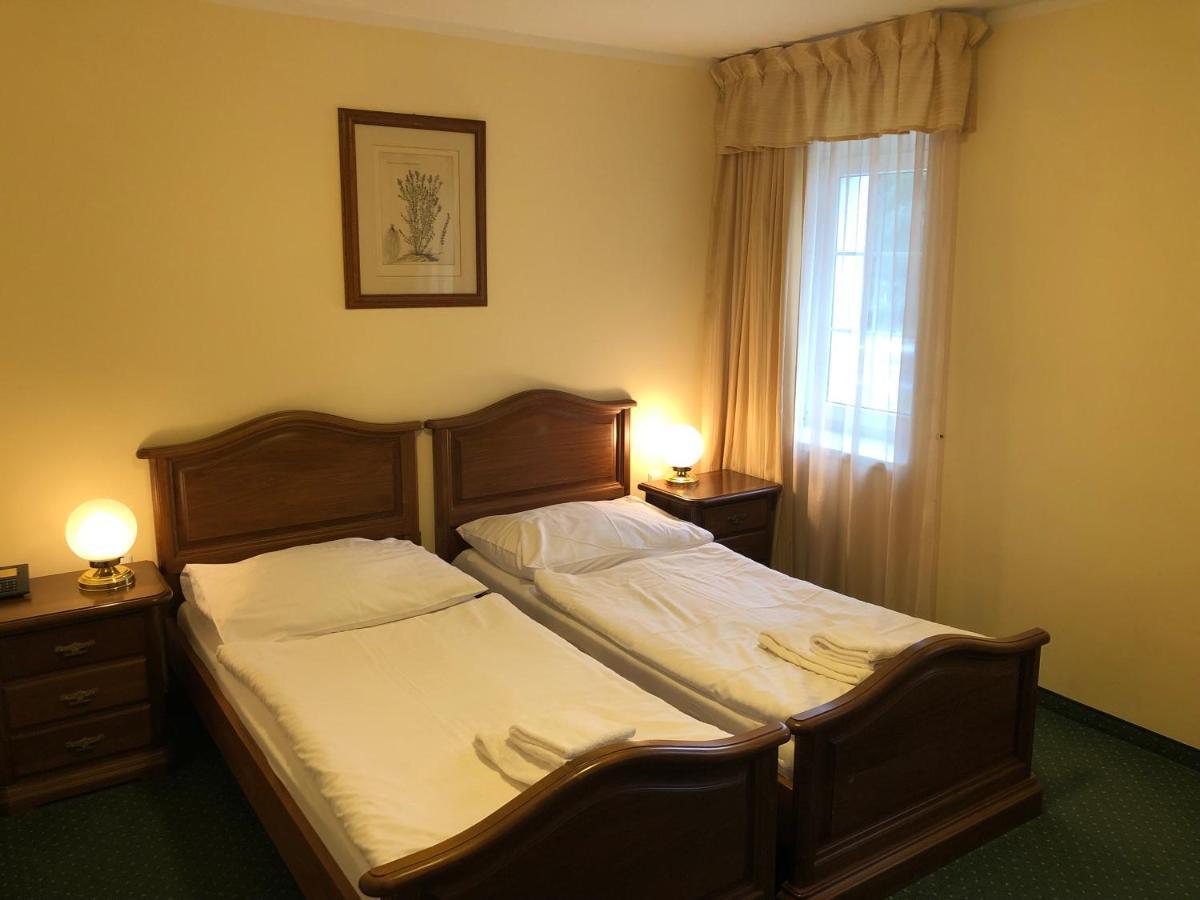 Hotel U Zamecku Cihelny Karlovy Vary Bagian luar foto