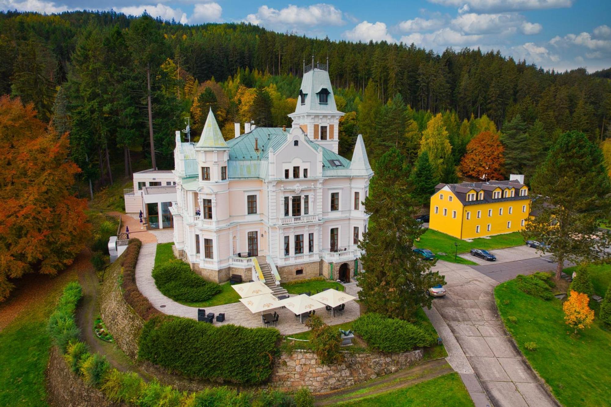 Hotel U Zamecku Cihelny Karlovy Vary Bagian luar foto