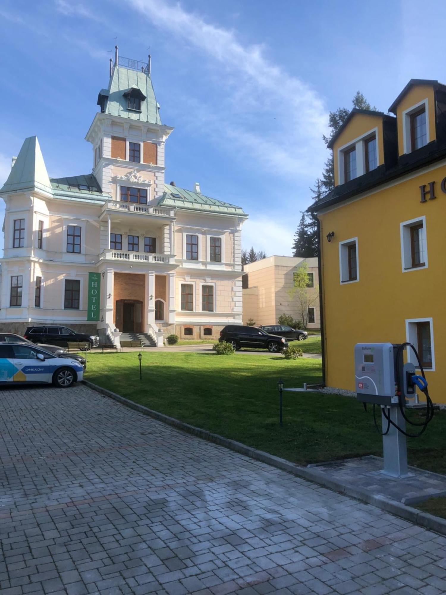 Hotel U Zamecku Cihelny Karlovy Vary Bagian luar foto