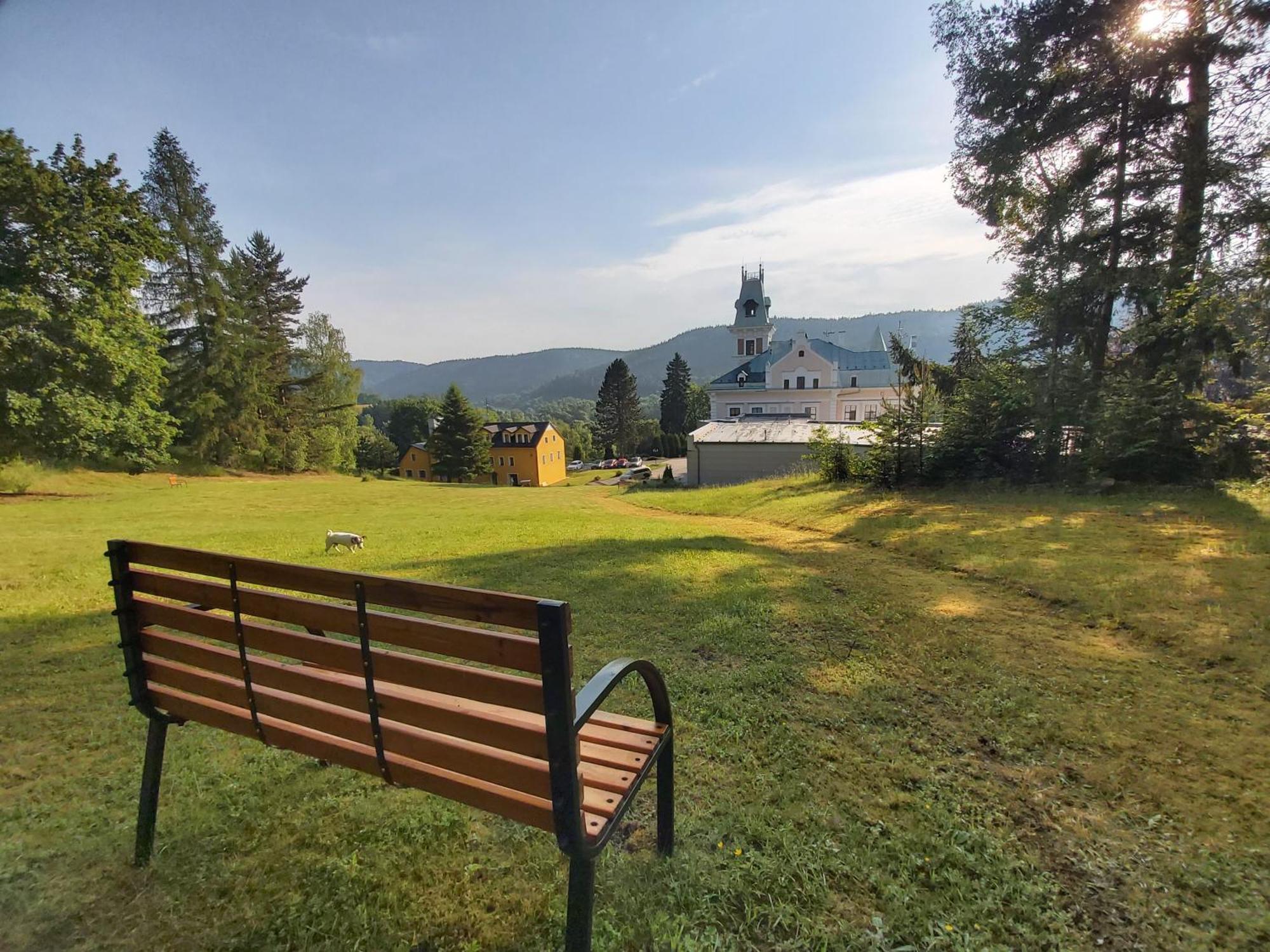 Hotel U Zamecku Cihelny Karlovy Vary Bagian luar foto