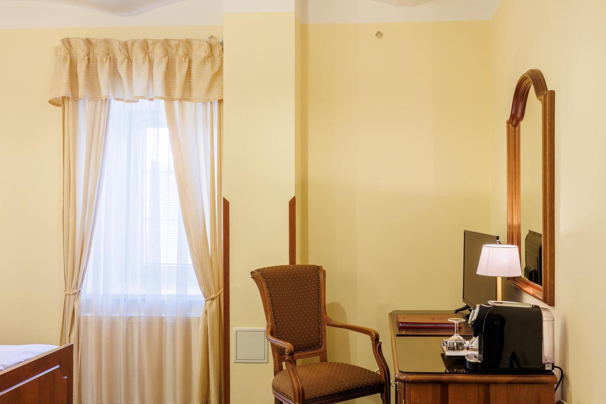 Hotel U Zamecku Cihelny Karlovy Vary Bagian luar foto
