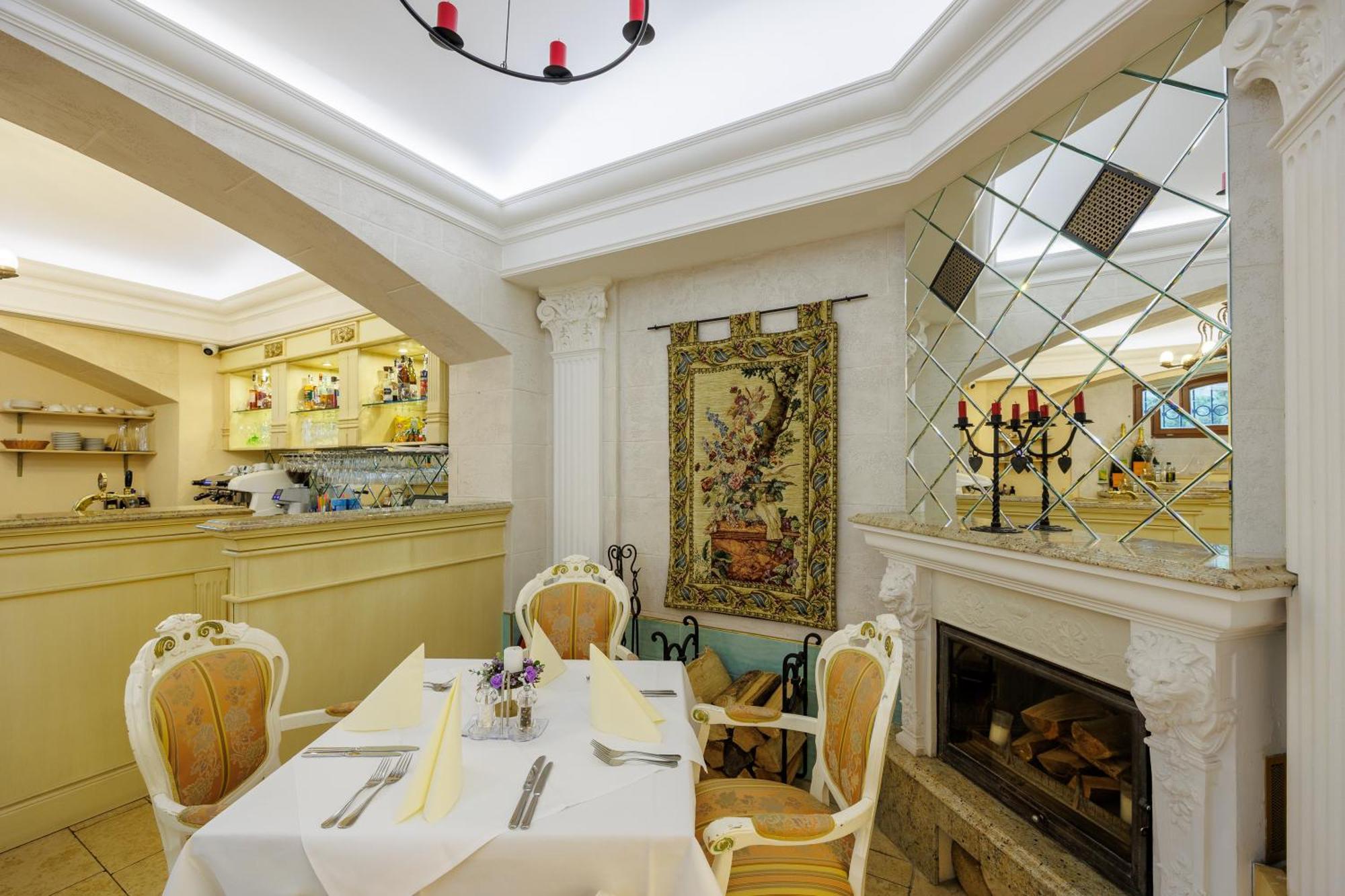 Hotel U Zamecku Cihelny Karlovy Vary Bagian luar foto