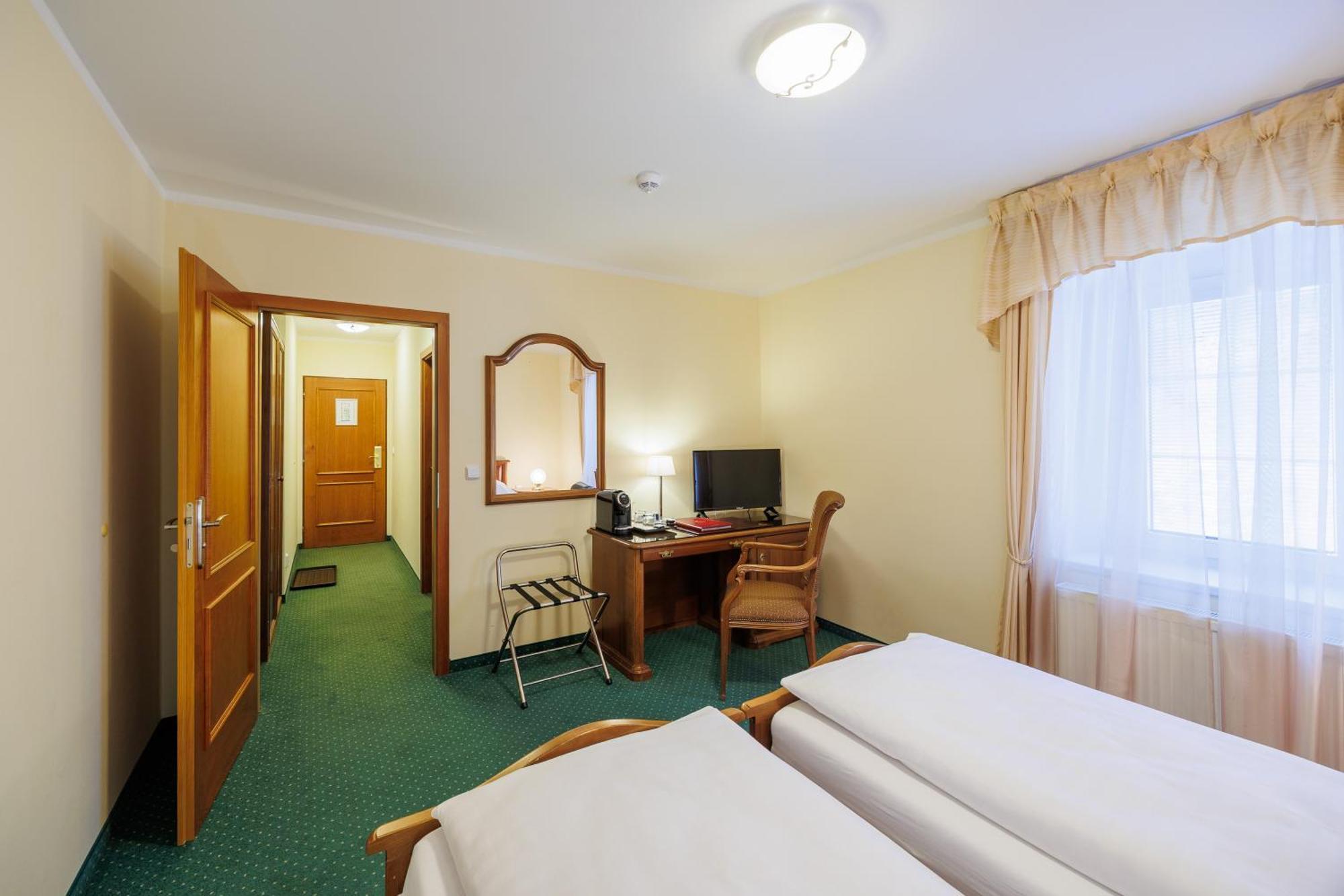 Hotel U Zamecku Cihelny Karlovy Vary Bagian luar foto