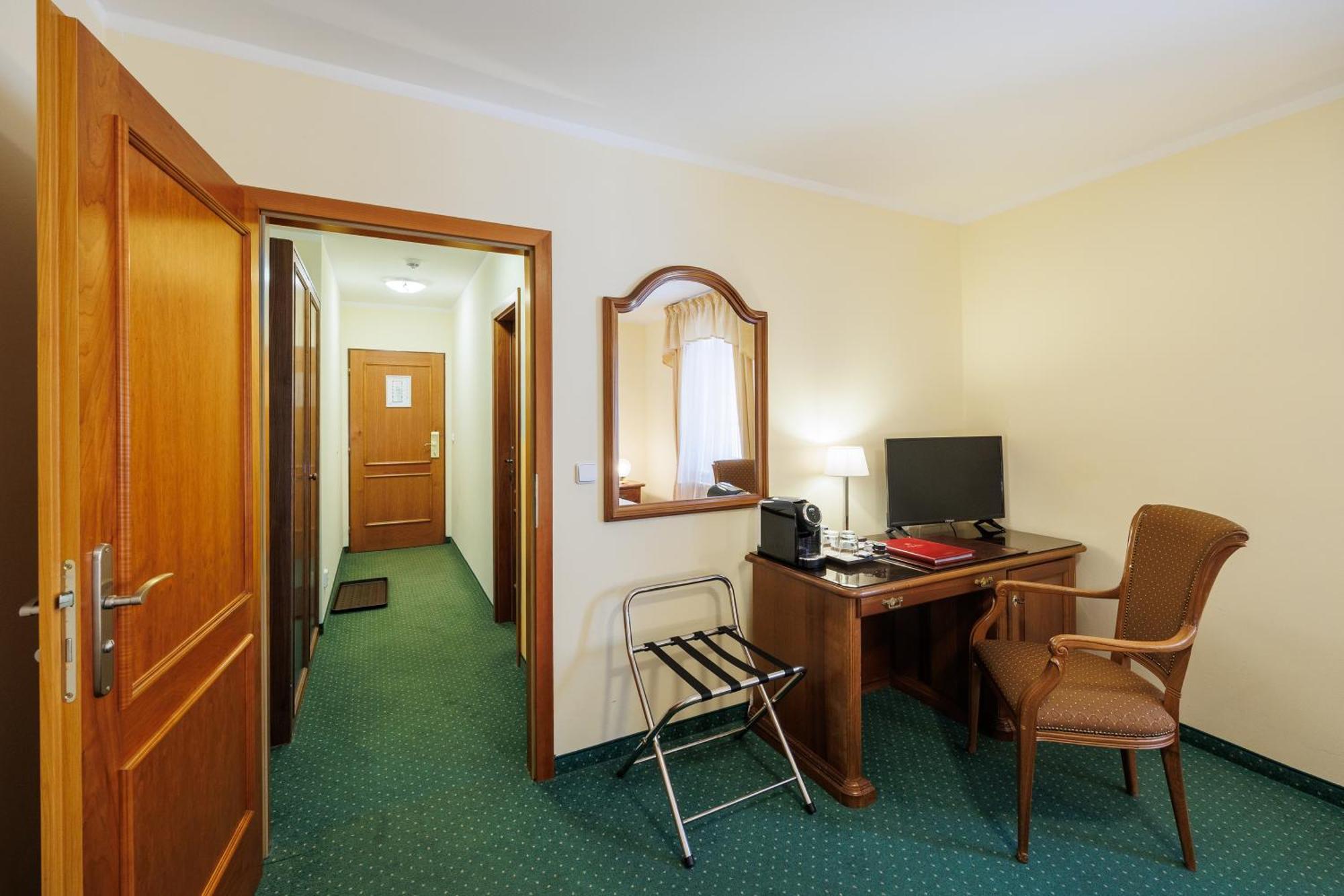 Hotel U Zamecku Cihelny Karlovy Vary Bagian luar foto