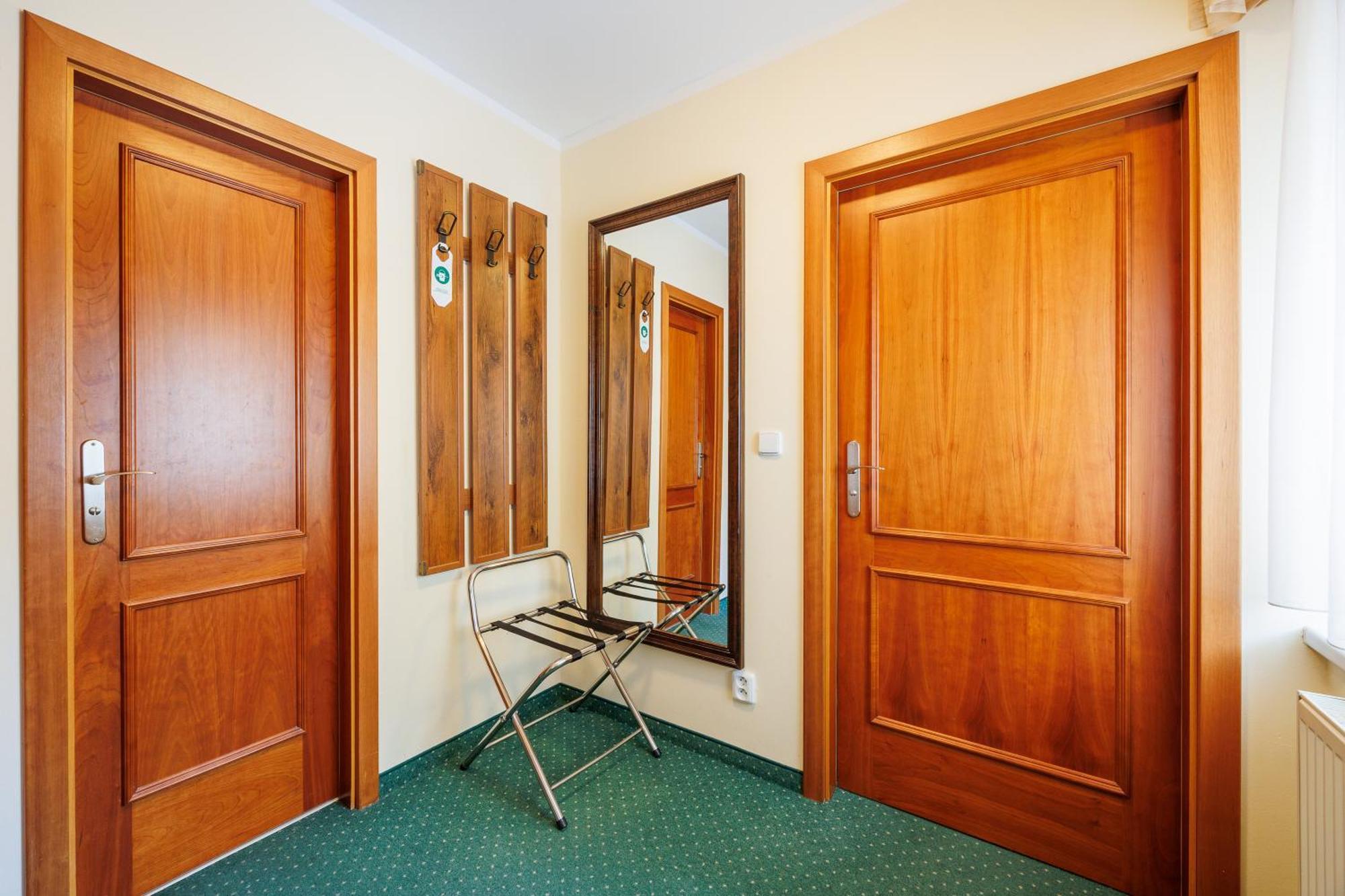 Hotel U Zamecku Cihelny Karlovy Vary Bagian luar foto