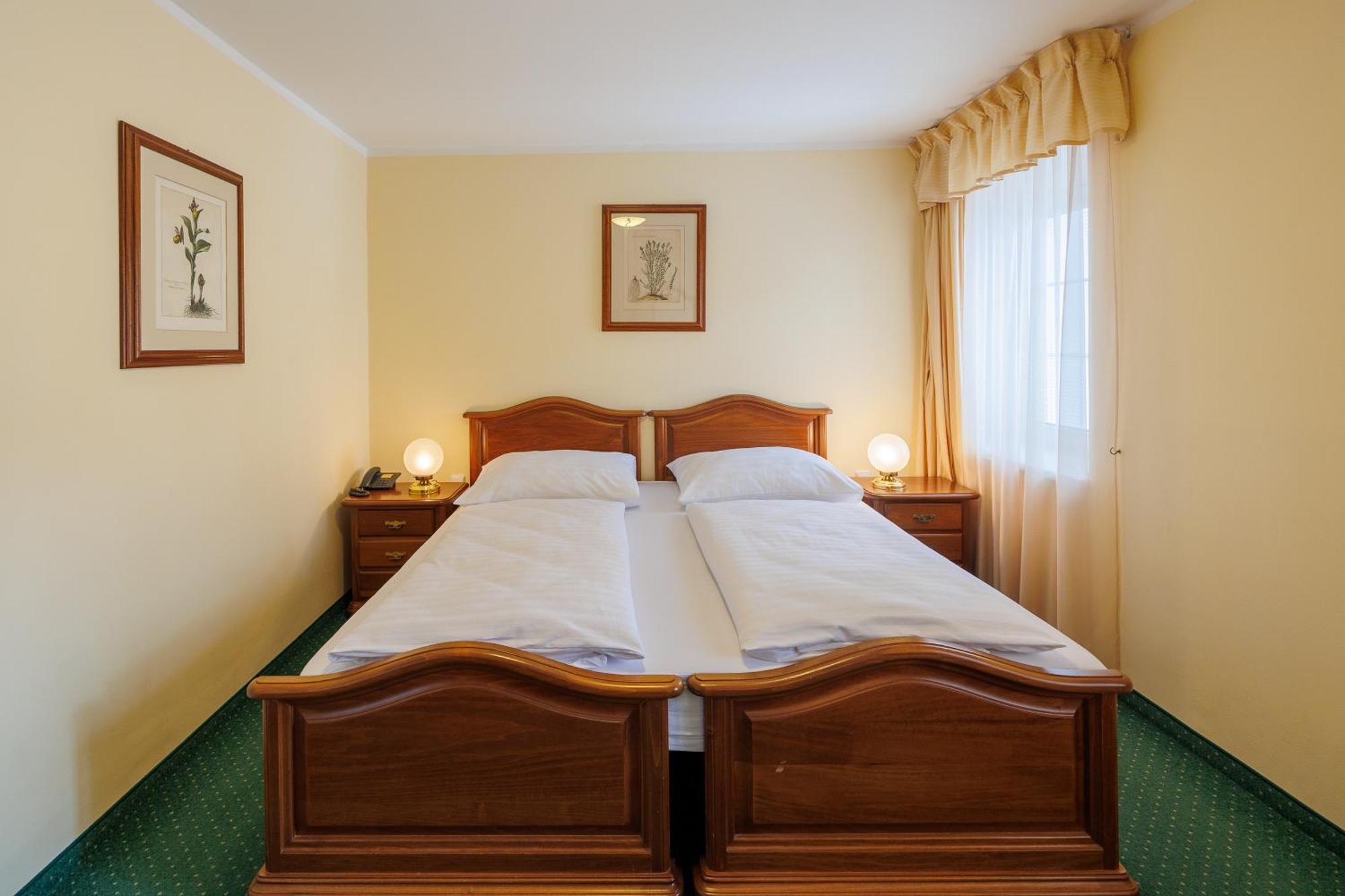 Hotel U Zamecku Cihelny Karlovy Vary Bagian luar foto